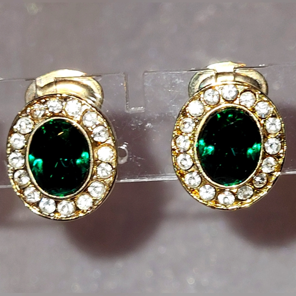 Vintage Gold Tone Emerald Green Rhinestone / Clear Rhinestone Clip-On Earrings